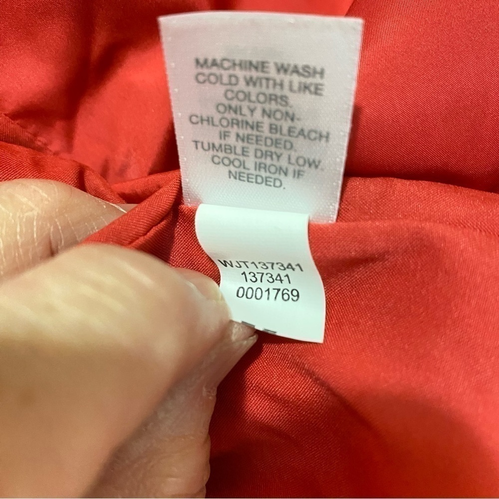J. Jill Down Puffer coat in Carmine Red. Snap front closure Size Small - Picture 13 of 14